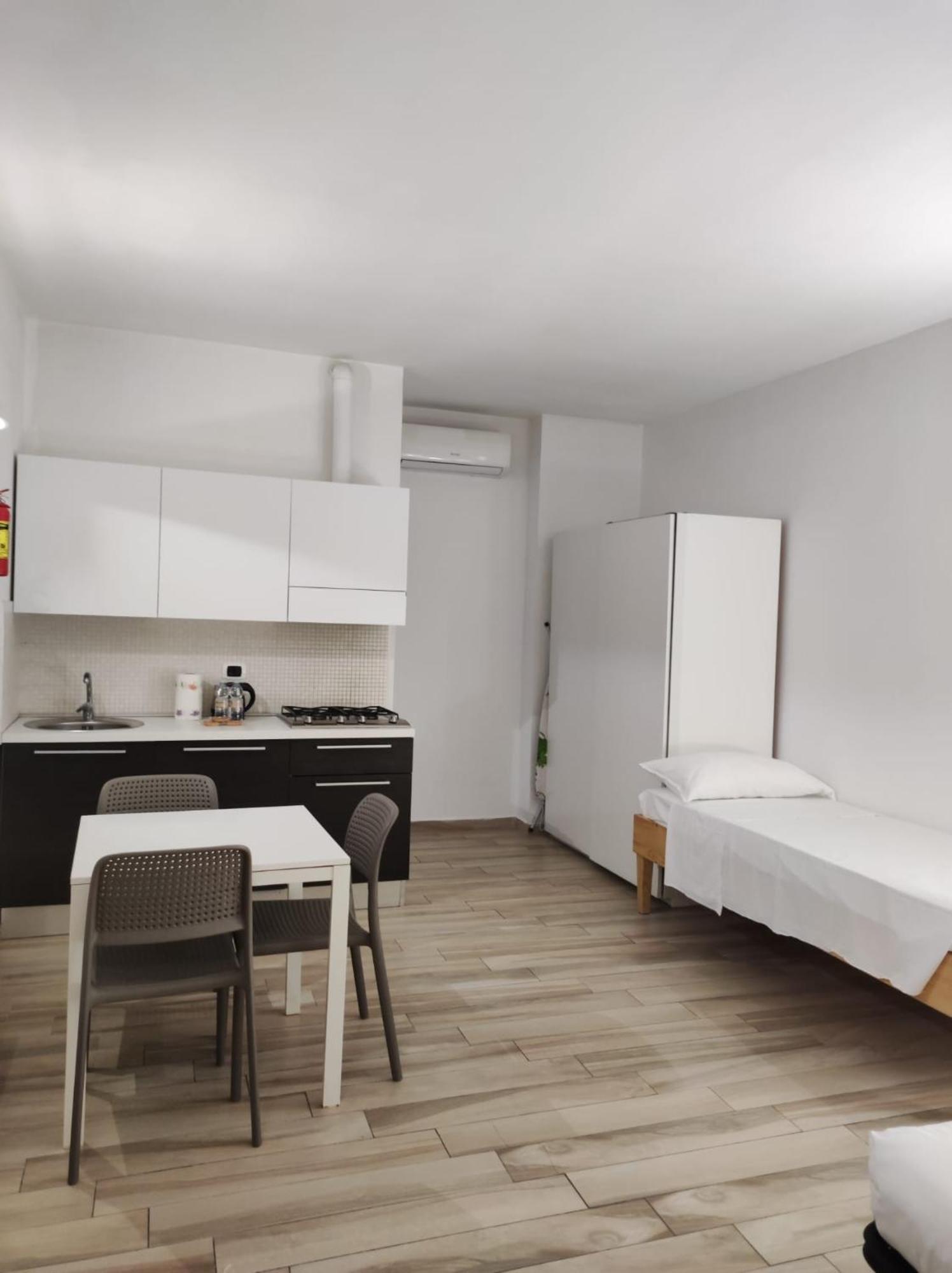 רומא Dalmati House San Lorenzo מראה חיצוני תמונה
